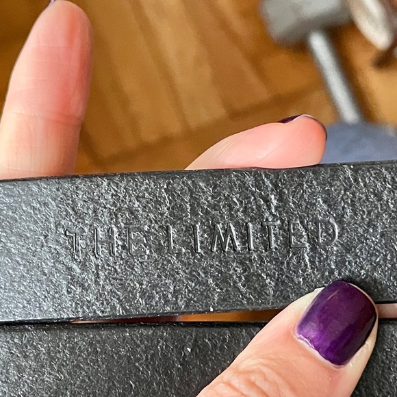 The Limited dark brown leather belt! - Picture 5 of 7
